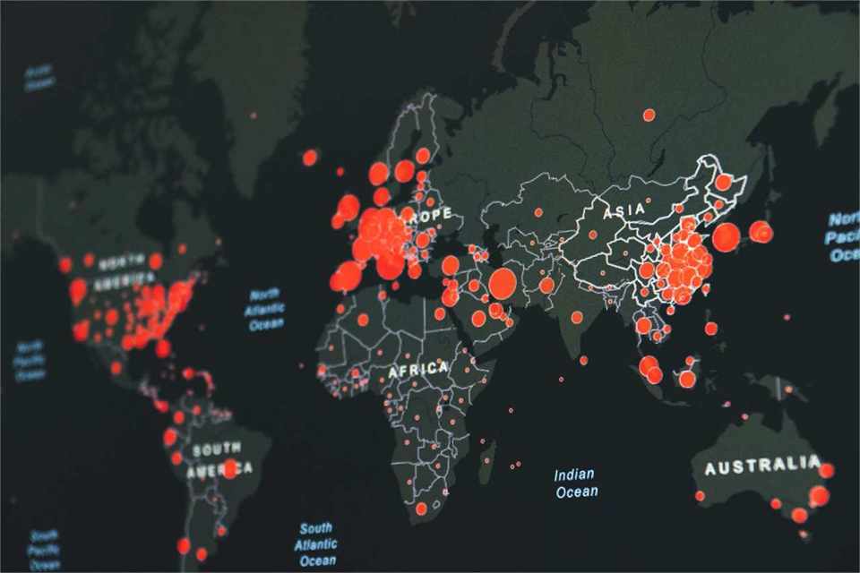 民生安全底线受审，硬科技与情绪消费双线突围